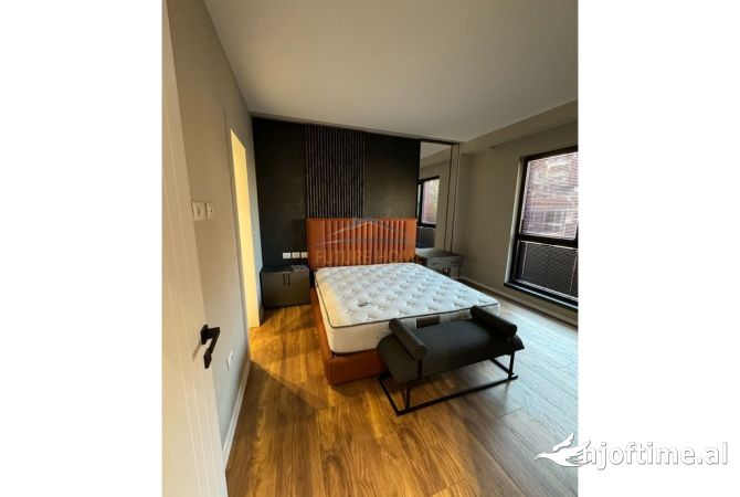 Shtepi me qera 3+1 ne Tirane - 1,600 Euro