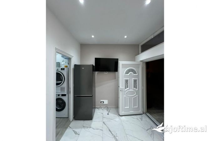 Shtepi me qera Apartament ne Tirane, 1+1, Mobilimi E mobiluar, Pagesa 400  Euro.