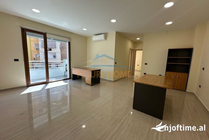 Ambient biznesi me qera 3+1 ne Tirane - 1,400 Euro