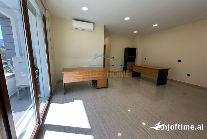 Ambient biznesi me qera 3+1 ne Tirane - 1,400 Euro
