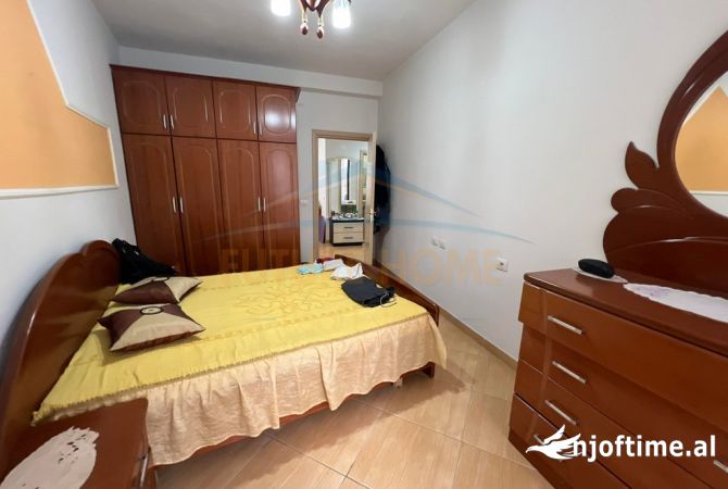 Shtepi ne shitje Apartament ne Tirane, 2+1, Mobilimi E mobiluar, Pagesa 130,000  Euro.