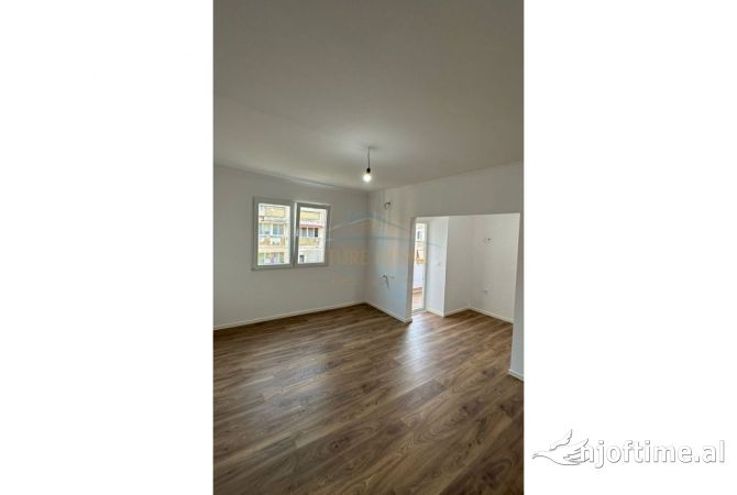 Shtepi ne shitje Apartament ne Tirane, 2+1, Mobilimi Bosh, pa mobiluar, Pagesa 148,000  Euro.