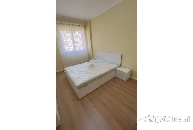 Shtepi me qera Apartament ne Tirane, 2+1, Mobilimi E mobiluar, Pagesa 550  Euro.