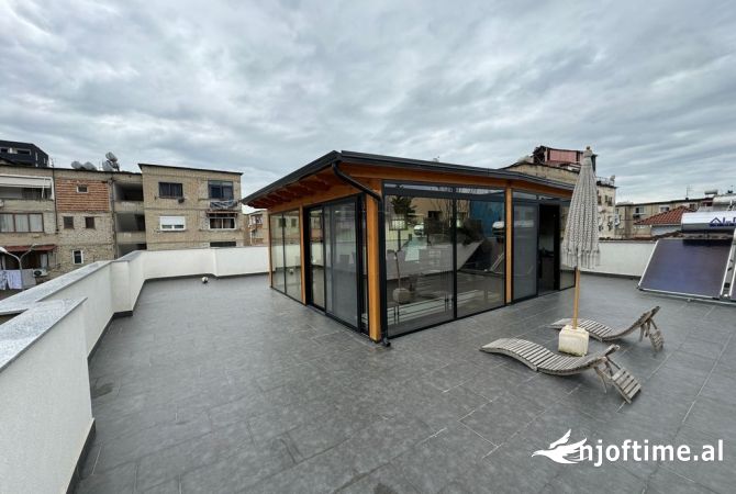 Shtepi ne shitje Apartament ne Tirane, 7+1, Mobilimi E mobiluar, Pagesa 800,000  Euro.