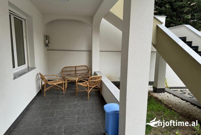 Shtepi ne shitje Apartament ne Tirane, 7+1, Mobilimi E mobiluar, Pagesa 800,000  Euro.