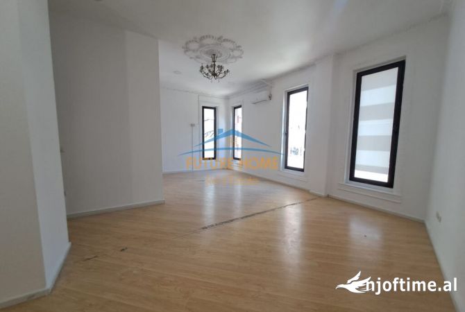 Ambient biznesi me qera 3+1 ne Tirane - 1,400 Euro