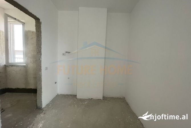 Shtepi ne shitje Apartament ne Tirane, 2+1, Mobilimi Bosh, pa mobiluar, Pagesa 123,300  Euro.