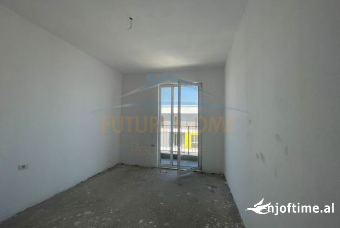 Shtepi ne shitje Apartament ne Tirane, 2+1, Mobilimi Bosh, pa mobiluar, Pagesa 123,300  Euro.