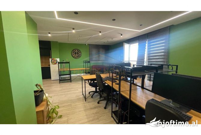 Ambient biznesi me qera 3+1 ne Tirane - 1,300 Euro