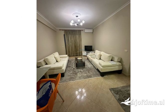 Shtepi me qera 1+1 ne Tirane - 450 Euro