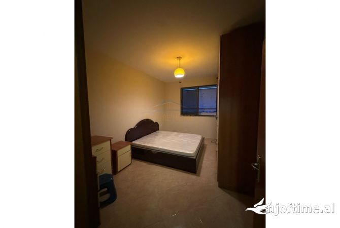 Shtepi me qera Apartament ne Tirane, 1+1, Mobilimi E mobiluar, Pagesa 450  Euro.