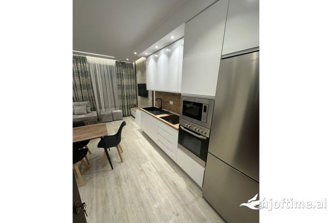 Shtepi me qera Apartament ne Tirane, 1+1, Mobilimi E mobiluar, Pagesa 650  Euro.