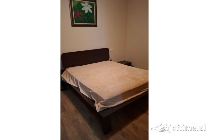 Shtepi me qera Apartament ne Tirane, 1+1, Mobilimi E mobiluar, Pagesa 600  Euro.