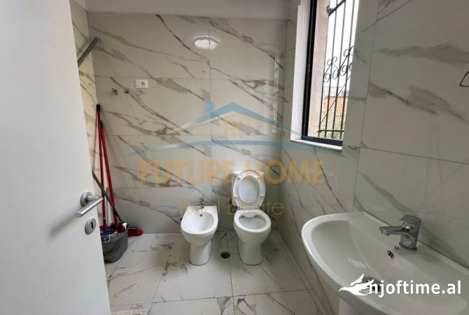 Shtepi ne shitje Apartament ne Tirane, 2+1, Mobilimi Bosh, pa mobiluar, Pagesa 169,000  Euro.