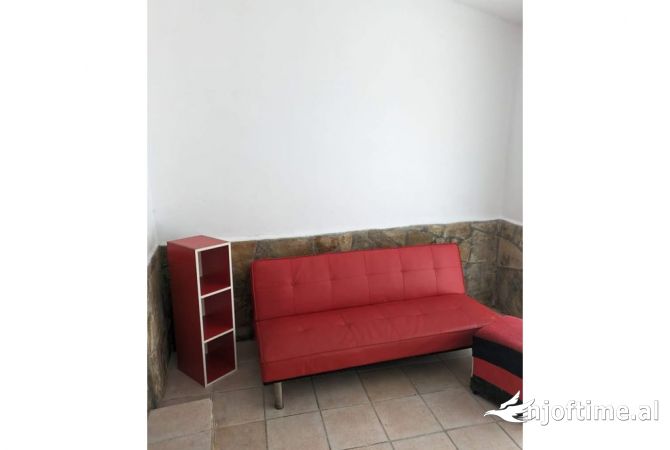 Qera, Ambient Biznesi, Rruga 4 Deshmoret, Tirane.