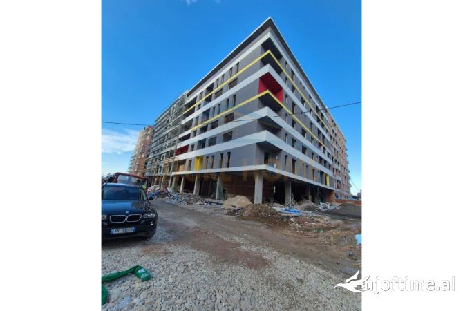 Shtepi ne shitje Apartament ne Tirane, 3+1, Mobilimi Bosh, pa mobiluar, Pagesa 130,000  Euro.