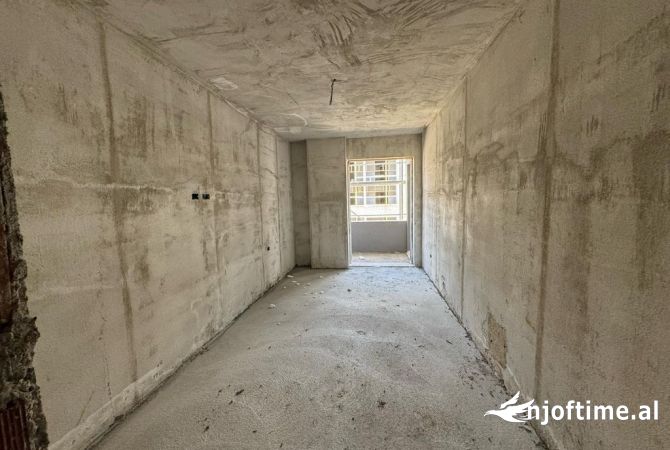 Shtepi ne shitje Apartament ne Tirane, 2+1, Mobilimi Bosh, pa mobiluar, Pagesa 97,000  Euro.