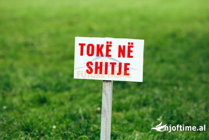 Truall ose Toke  ne Tirane - 150,850 Euro