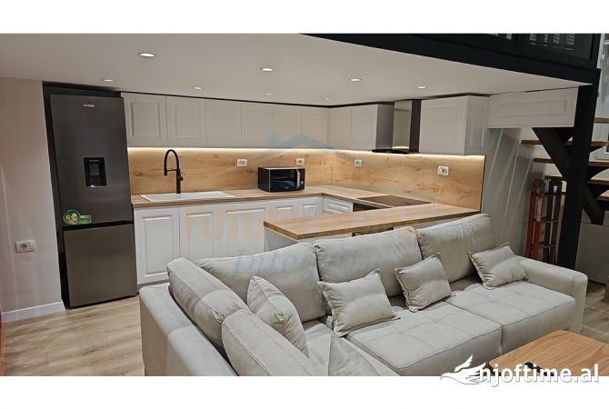 Shtepi ne shitje Duplex(shtepi me 2 kate) ne Tirane, 1+1, Mobilimi E mobiluar, Pagesa 115,000  Euro.