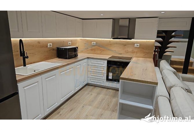 Shtepi ne shitje Duplex(shtepi me 2 kate) ne Tirane, 1+1, Mobilimi E mobiluar, Pagesa 115,000  Euro.