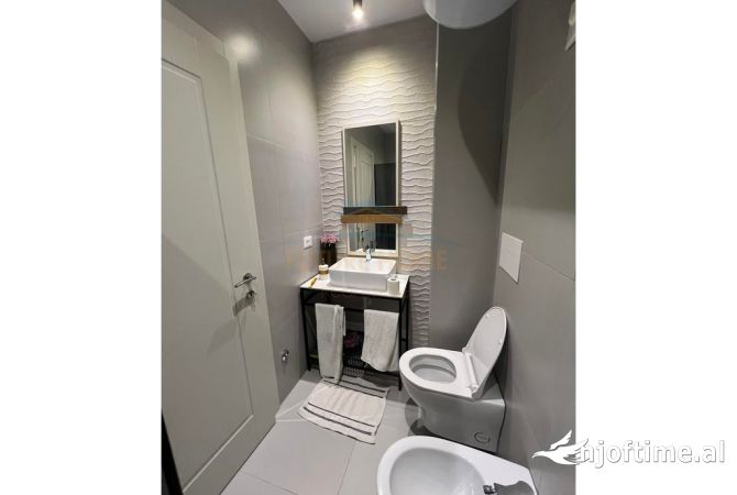 Shtepi me qera Apartament ne Tirane, 1+1, Mobilimi E mobiluar, Pagesa 550  Euro.