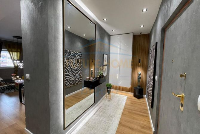 Shtepi me qera 2+1 ne Tirane - 1,800 Euro