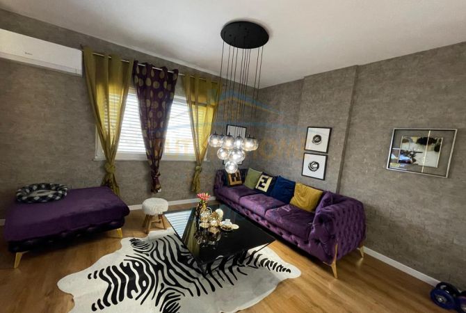 Shtepi me qera Apartament ne Tirane, 2+1, Mobilimi E mobiluar, Pagesa 1,800  Euro.