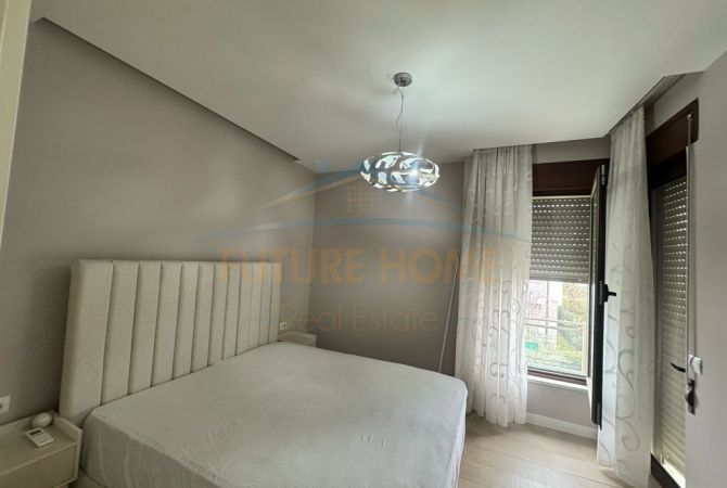 Shtepi ne shitje Vila Luksoze ne Tirane, 3+1, Mobilimi E mobiluar, Pagesa 475,000  Euro.