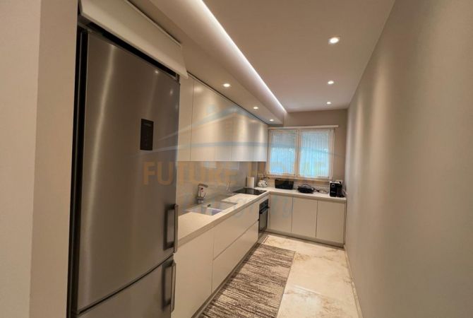 Shtepi ne shitje Vila Luksoze ne Durres, 3+1, Mobilimi E mobiluar, Pagesa 870,000  Euro.