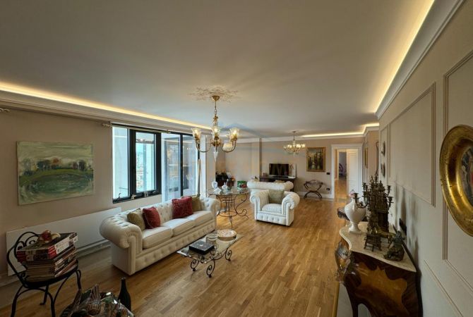 Shtepi ne shitje Apartament ne Tirane, 2+1, Mobilimi E mobiluar, Pagesa 640,000  Euro.