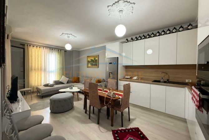 Shtepi me qera Apartament ne Tirane, 1+1, Mobilimi E mobiluar, Pagesa 480  Euro.