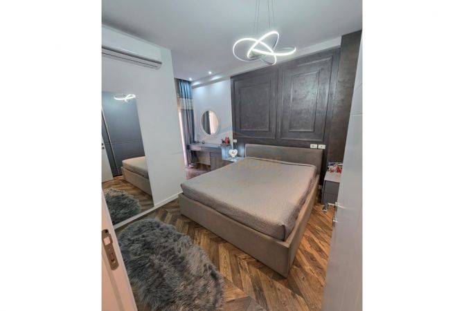 Shtepi ne shitje 2+1 ne Tirane - 180,000 Euro