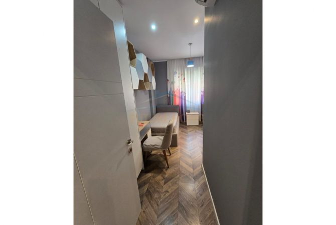 Shtepi ne shitje 2+1 ne Tirane - 180,000 Euro