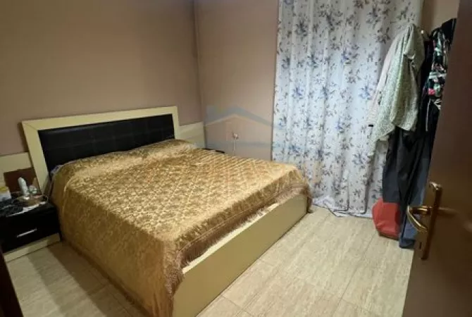 Shtepi ne shitje Apartament ne Tirane, 2+1, Mobilimi E mobiluar, Pagesa 155,000  Euro.