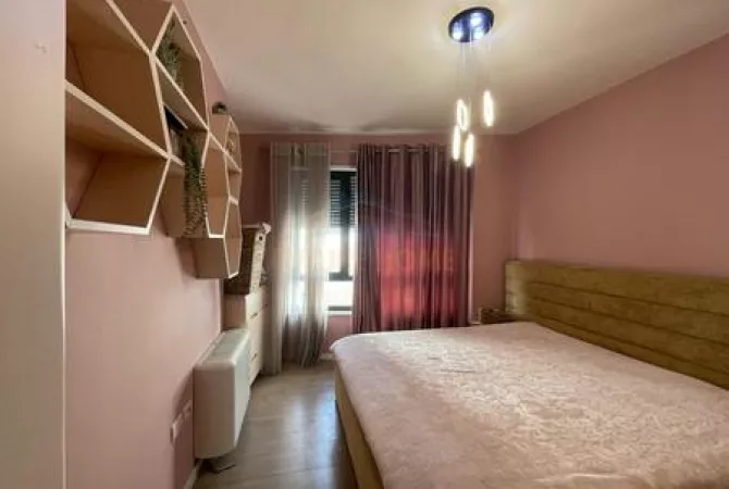 Shtepi ne shitje Apartament ne Tirane, 2+1, Mobilimi E mobiluar, Pagesa 210,000  Euro.