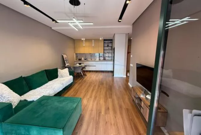 Shtepi ne shitje Apartament ne Tirane, 1+1, Mobilimi E mobiluar, Pagesa 140,000  Euro.