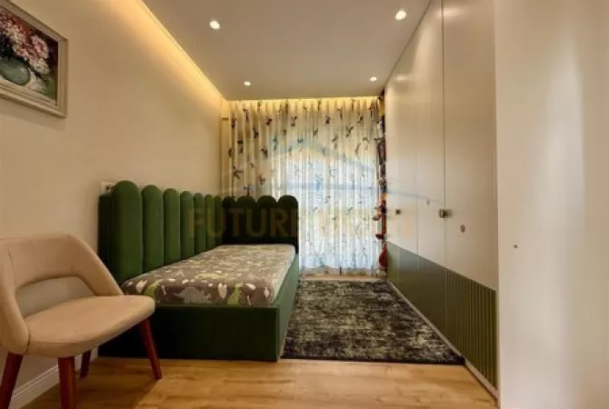 Shtepi ne shitje Apartament ne Tirane, 2+1, Mobilimi E mobiluar, Pagesa 253,000  Euro.
