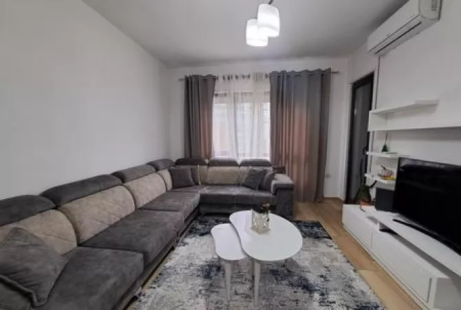 Shtepi me qera 2+1 ne Tirane - 700 Euro