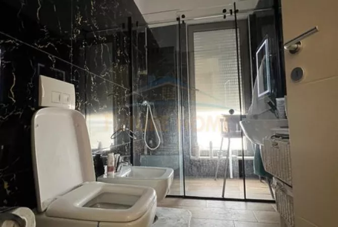 Shtepi ne shitje 2+1 ne Tirane - 385,000 Euro