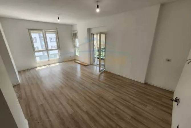 Shtepi ne shitje 2+1 ne Tirane - 175,000 Euro