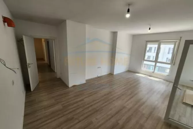 Shtepi ne shitje Apartament ne Tirane, 2+1, Mobilimi Bosh, pa mobiluar, Pagesa 175,000  Euro.