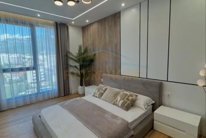 Shtepi ne shitje Apartament ne Tirane, 3+1, Mobilimi E mobiluar, Pagesa 312,000  Euro.