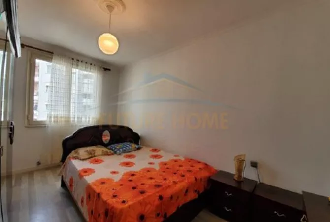 Shtepi ne shitje Apartament ne Tirane, 1+1, Mobilimi E mobiluar, Pagesa 79,900  Euro.