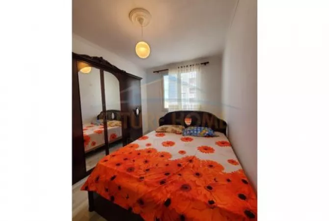 Shtepi ne shitje Apartament ne Tirane, 1+1, Mobilimi E mobiluar, Pagesa 79,900  Euro.