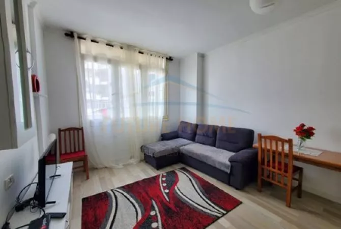 Shtepi ne shitje Apartament ne Tirane, 1+1, Mobilimi E mobiluar, Pagesa 79,900  Euro.