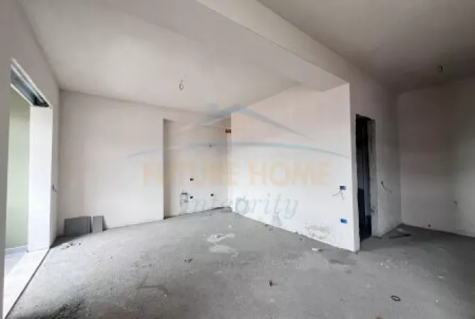 Shtepi ne shitje Apartament ne Tirane, 1+1, Mobilimi Bosh, pa mobiluar, Pagesa 115,000  Euro.