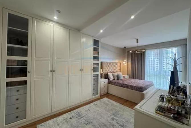 Shtepi ne shitje Apartament ne Tirane, 3+1, Mobilimi E mobiluar, Pagesa 290,000  Euro.