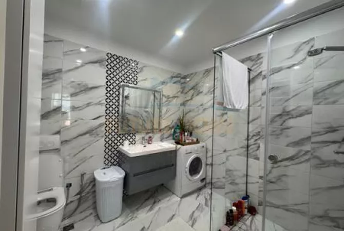 Shtepi ne shitje Apartament ne Tirane, 3+1, Mobilimi E mobiluar, Pagesa 290,000  Euro.