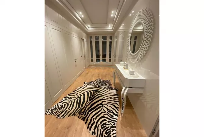 Shtepi ne shitje Apartament ne Tirane, 3+1, Mobilimi E mobiluar, Pagesa 385,000  Euro.