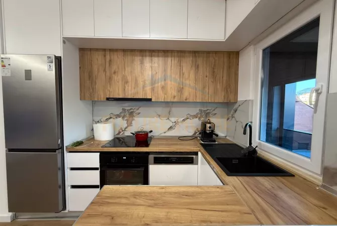 Shtepi me qera Apartament ne Tirane, 2+1, Mobilimi E mobiluar, Pagesa 1,000  Euro.